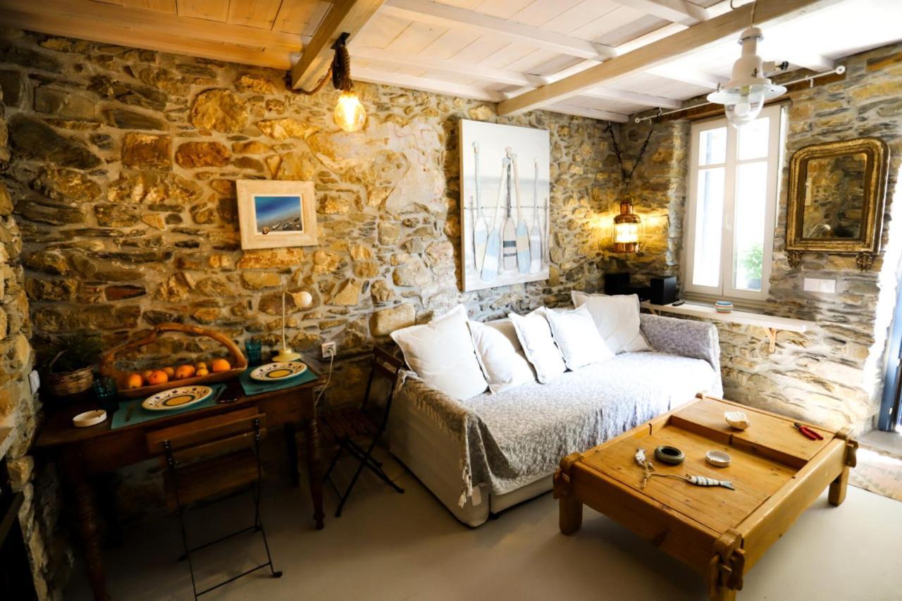Villea Seaview Apartments Skopelos Eksteriør billede