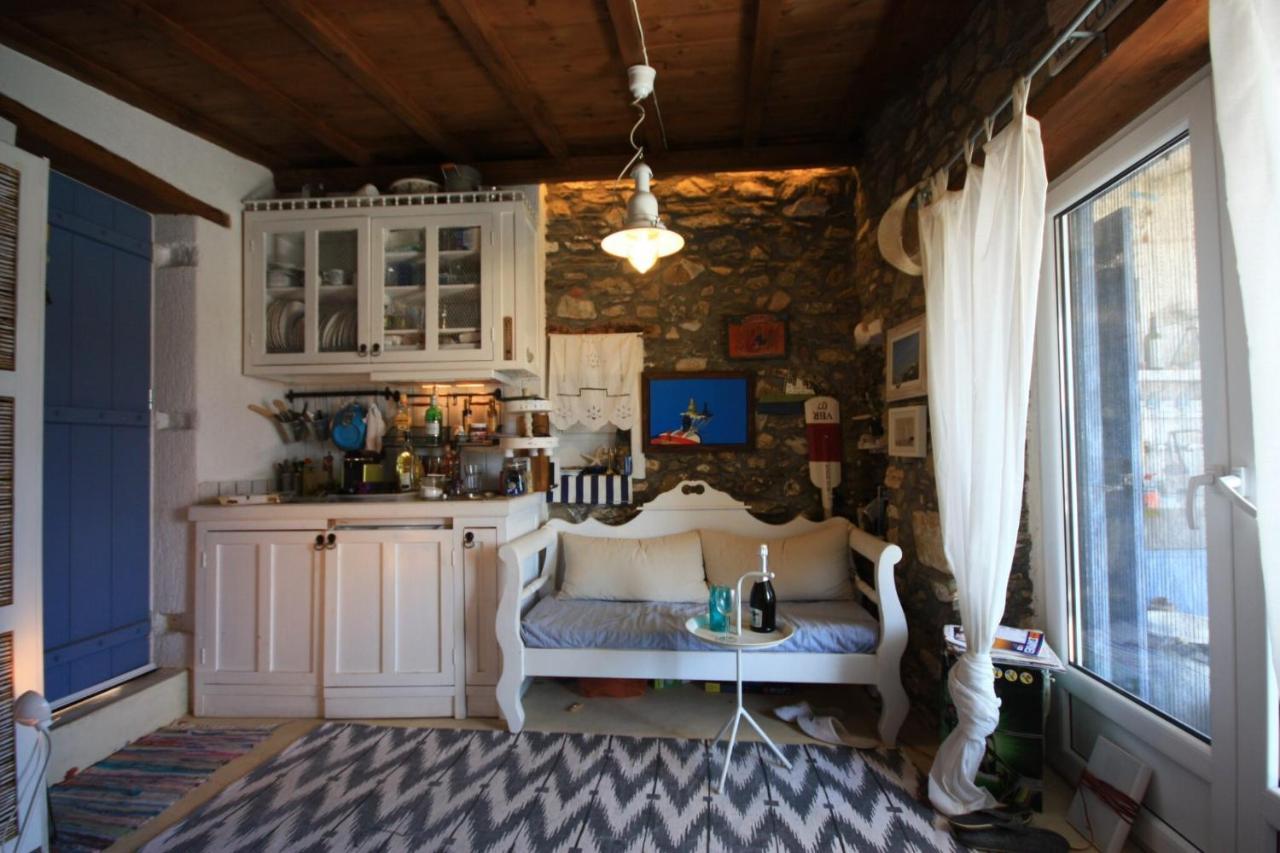 Villea Seaview Apartments Skopelos Eksteriør billede