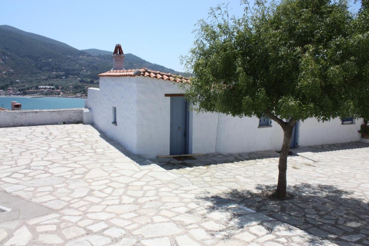 Villea Seaview Apartments Skopelos Eksteriør billede